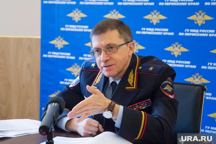 Михаил Давыдов теперь снял полицейскую форму