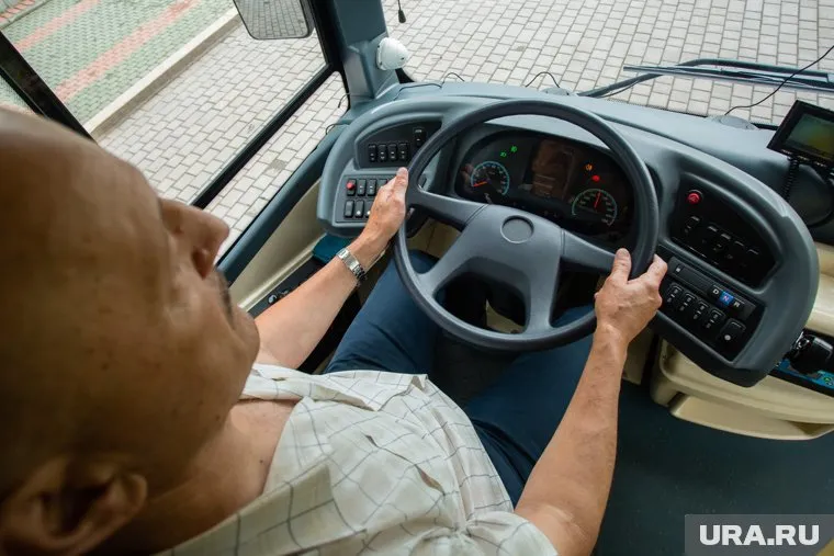 Михаил Мишустин оценил комфорт и удобство салона электробуса (архивное фото)