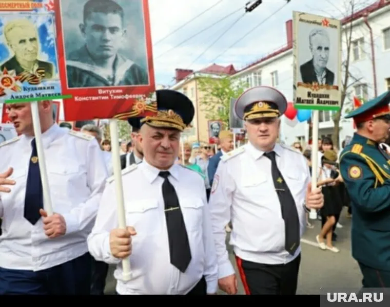 Портрет у силовиков был один, а подписи под ним — разные