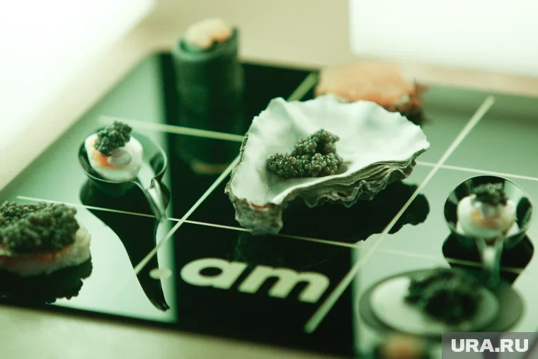 Черную икру по праву называют королевой стола 