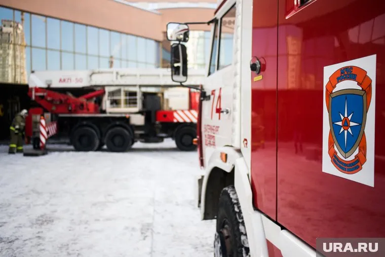 На место приехали 11 пожарных машин