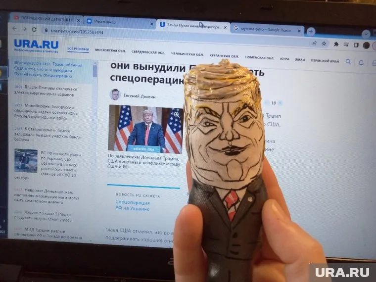 Куклу в образе Дональда Трампа мастерица решила оставить в своей коллекции