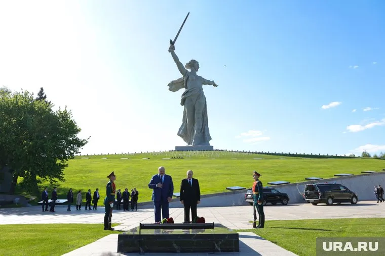 Владимир Путин и Александр Лукашенко встретились в Сталинграде