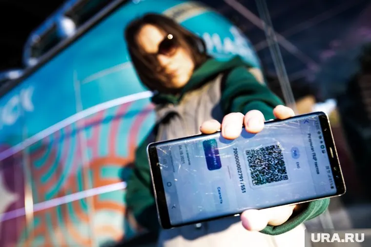 Расширился список регионов, которые ввели обязательное предъявление QR-кода для посещения общественных мест