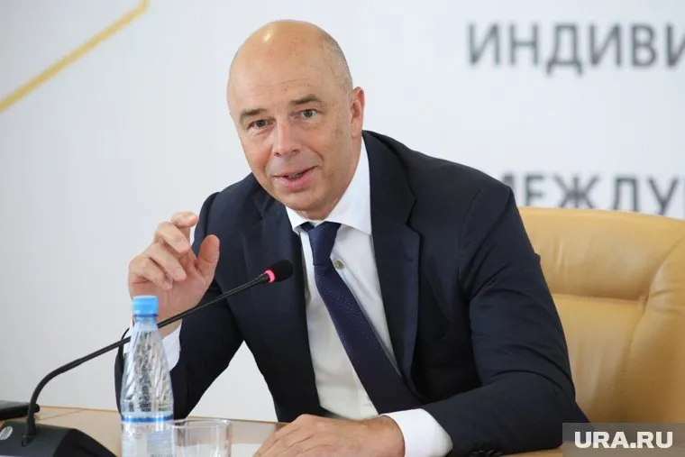 Антон Силуанов считает, что бюджет потеряет два триллиона рублей в нефтегазовых доходах