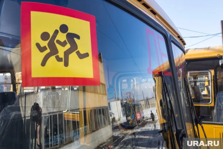 Водители школьных автобусов сейчас в простое