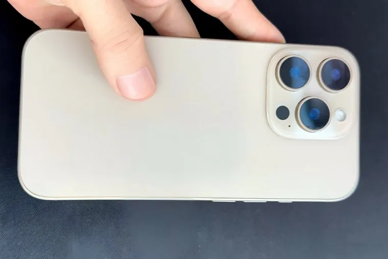 Apple Iphone 16.stock