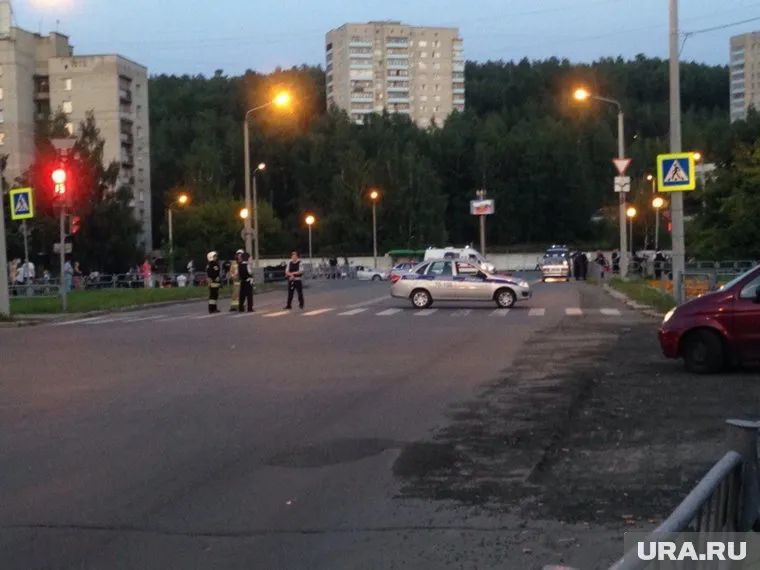Полиция ограничила движение по мосту