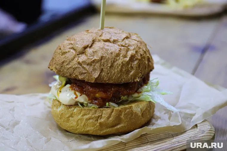 Новый посол США в ЕС раньше руководил бургерными