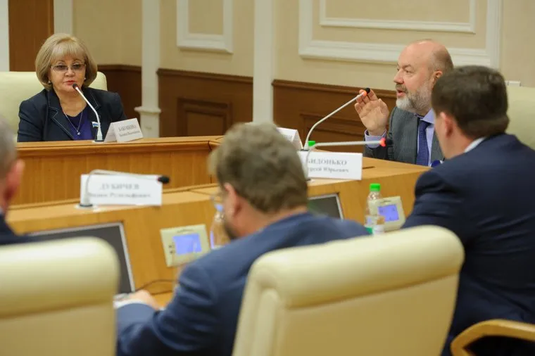 Заседание рабочей группы по созданию депутатской вертикали с Павлом Крашенинниковым. Екатеринбург, бабушкина людмила, дубичев вадим, бидонько сергей, крашенинников павел