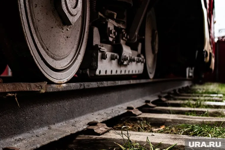 Вагоны были нагружены углем, спецтехникой и прочим грузом