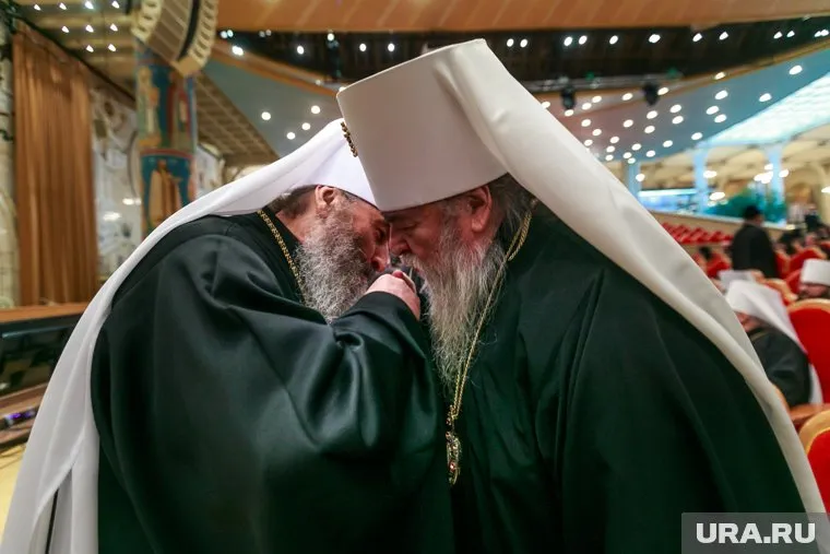 Служители РПЦ получают до миллиона рублей в месяц