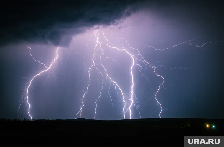 Исчезновение семьи  могло быть связано с ударом молнии