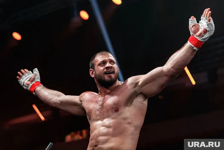 26 августа в Екатьеринбурге пройдет бой российских тяжеловесов Ивана Штыркова и Насрудина Насрудинова