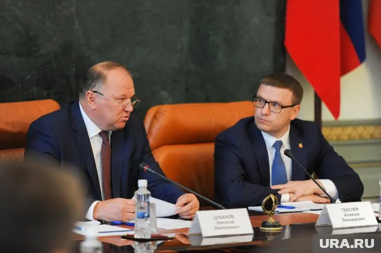 После совещания с Николаем Цукановым (слева) Алексей Текслер (справа) принял важное решение