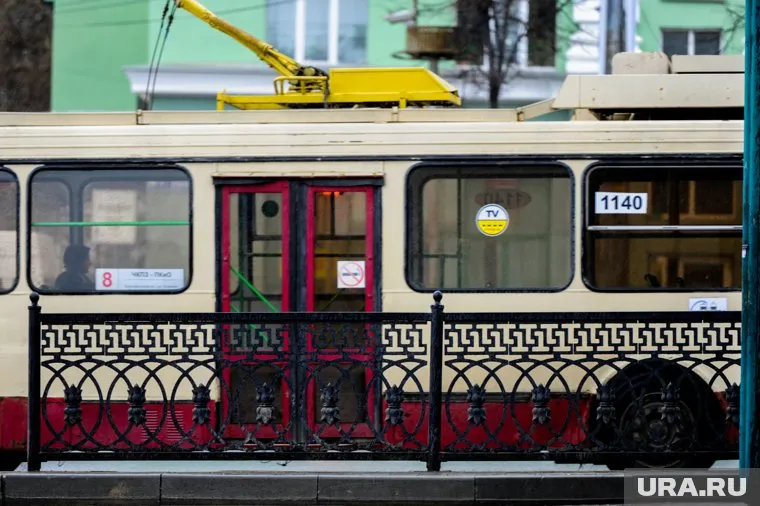 Контактная сеть троллейбусов перегорела на пересечении Комсомольского проспекта и улицы Молодогвардейцев