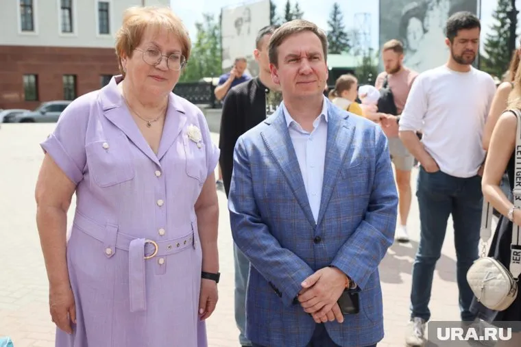 Горожане собрались возле Храма на Крови