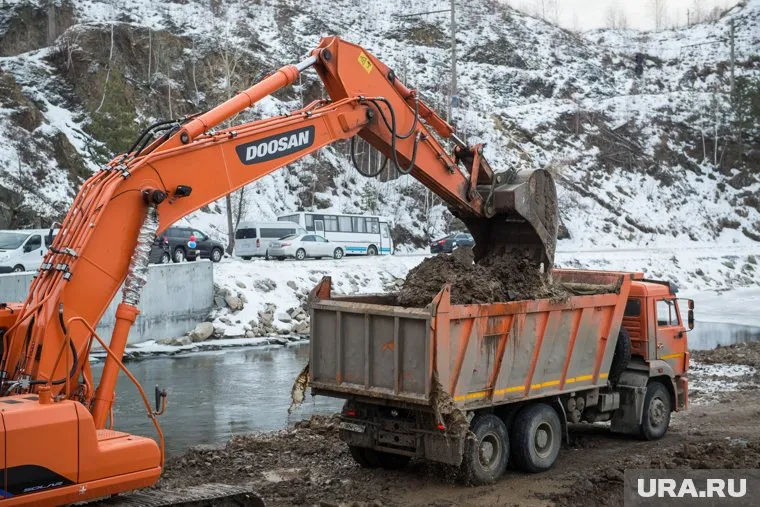 Золотодобытчики использовали тяжелую технику