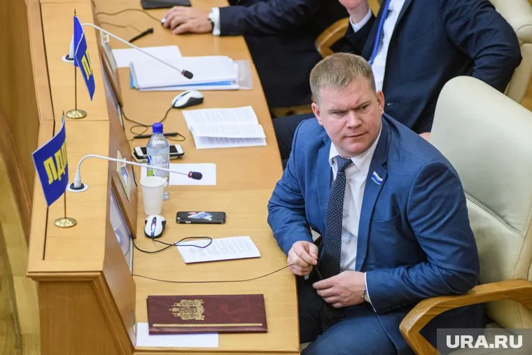 В начале заседания Александра Коркина не оказалось в зале регионального парламента