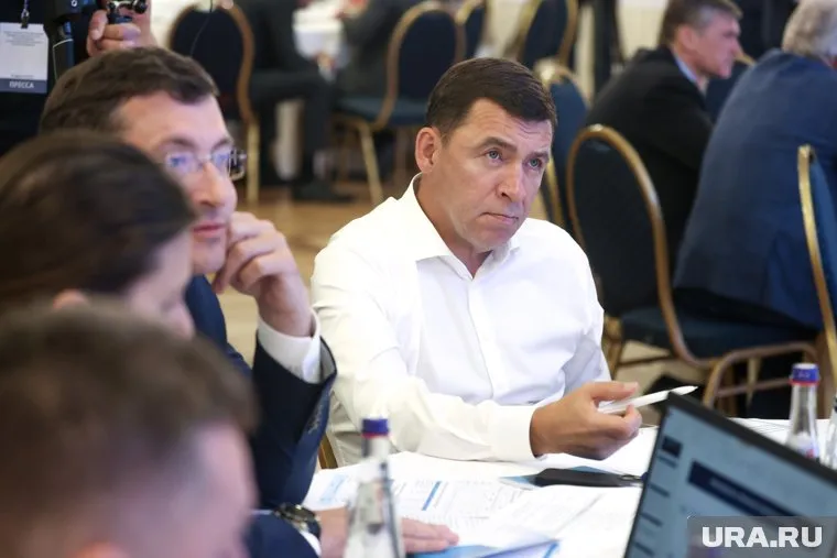 По словам Евгения Куйвашева, консультации идут прямо сейчас