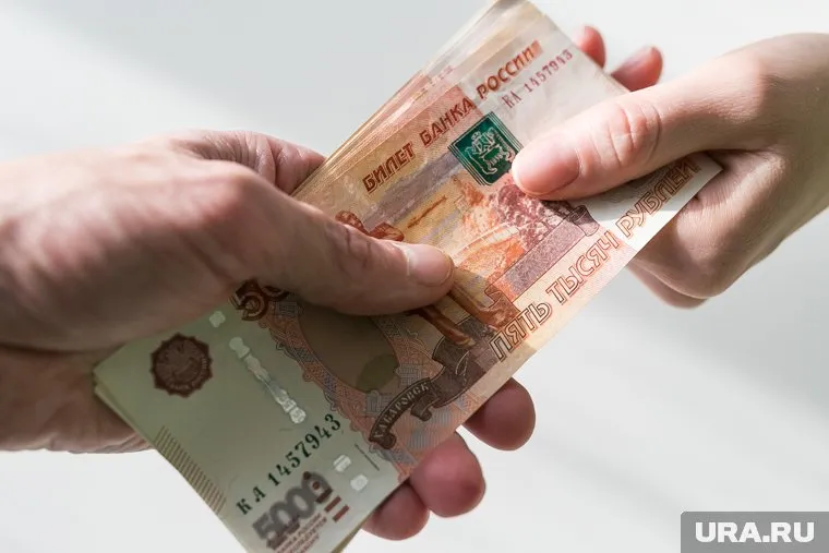В июне 2023 года люди оформляли практически в 2,8 раз больше краткосрочных займов, чем в июне 2022