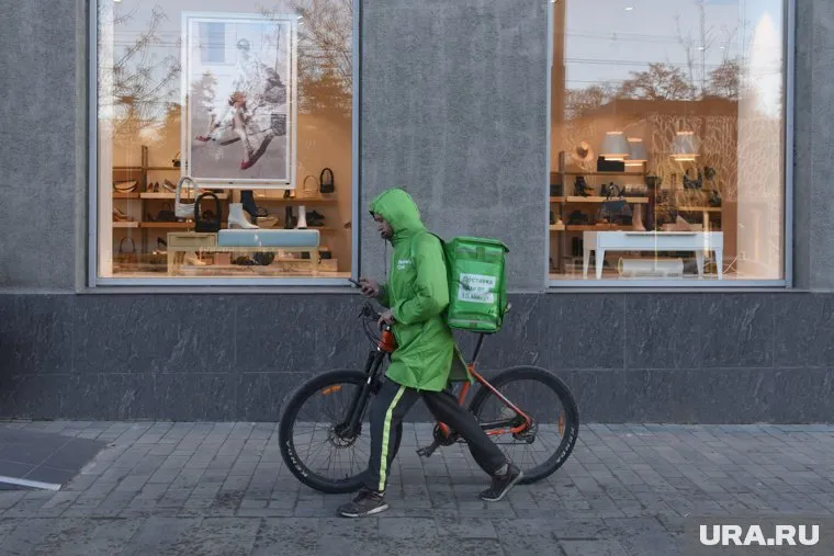 По предварительным данным, водитель автомобиля ехал на красный свет (фото из архива)