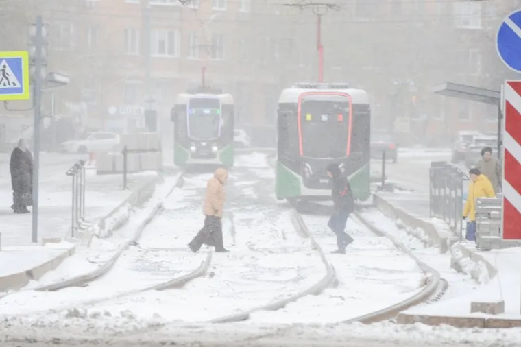 Снегопад днем. Челябинск