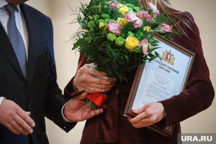 Благодарственные письма от командира батальона «Югра» получили волонтеры организации «Своих не бросаем»