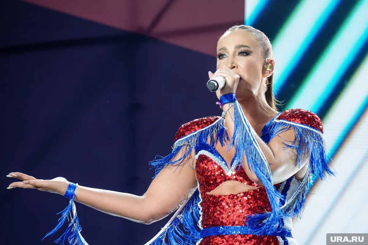 Аккаунт Бузовой взломали в октябре