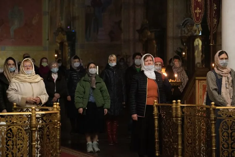 Пасхальное богослужение в Свято-Троицком кафедральном соборе. Екатеринбург