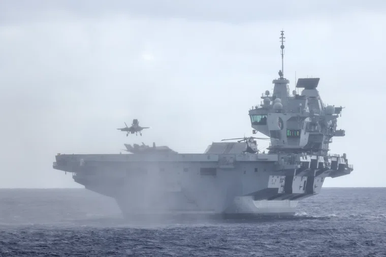 Британский флот начал слежку за российским научным судном