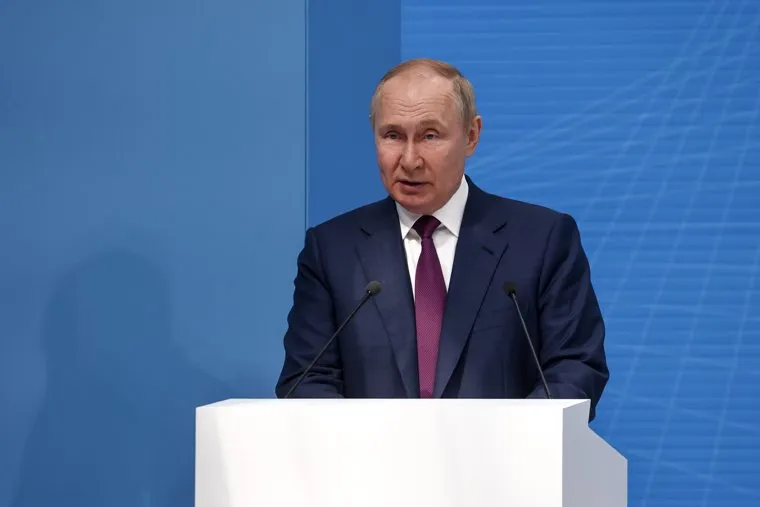 Владимир Путин на пленарном заседании форума АСИ. Москва