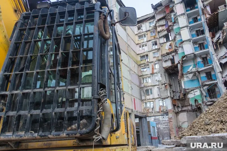 По официальной версии в доме взорвался бытовой газ