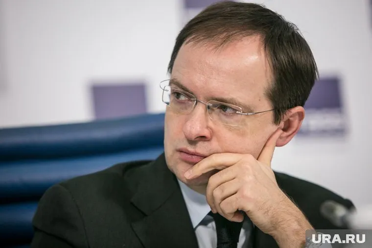 В ближайшее время Владимир Мединский сделает заявление, сообщил Дмитрий Песков