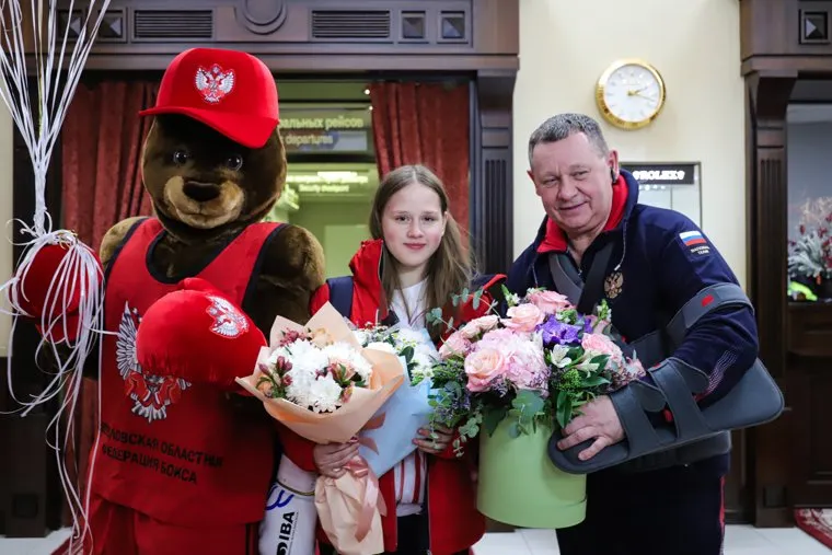 Встреча победительницы первенства по боксу Снежаны Кузнецовой. Екатеринбург