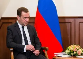 Премьер Медведев озвучил допустимые поправки к Конституции