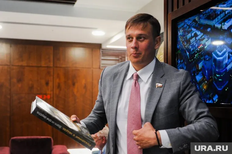 Виталий Пашин пообещал сделать депутатский запрос о целесообразности семинара (фото из архива)