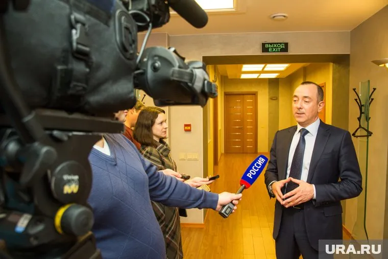 Два помощника Сидорова уже написали заявления на увольнение