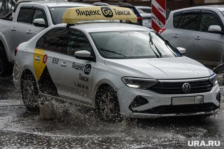 От Оперного театра до цирка можно доехать на такси за 500 рублей