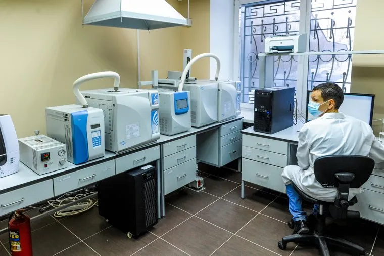 Алексей Текслер в Центре экологического мониторинга. Челябинск