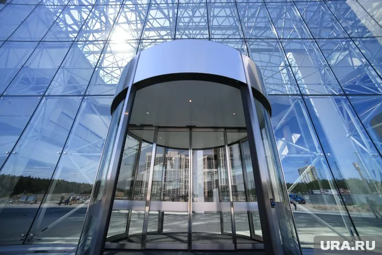 Бизнес-центр был сдан в эксплуатацию в 2023 году, но до сих пор пустует