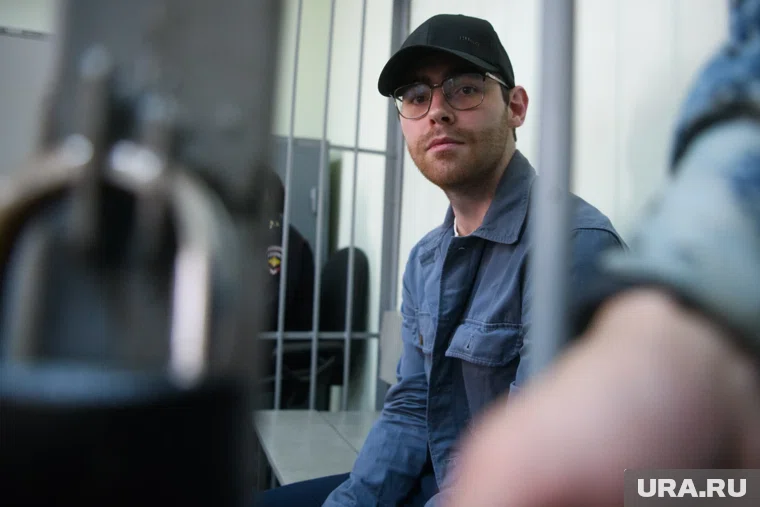 Аллаяров периодически финансово помогал матери