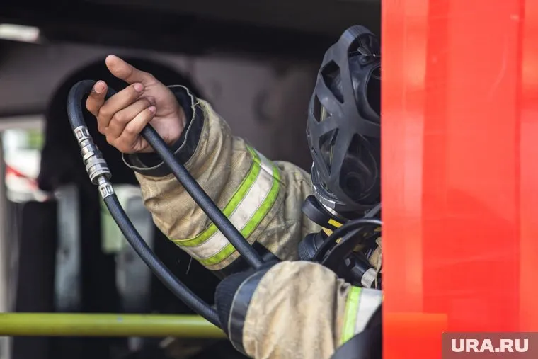 Пожарные прилагают все усилия для скорейшей локализации пожара