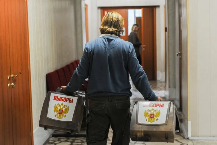 Прием граждан депутатом госдумы Литовченко Анатолием Челябинск, урны для голосования, выборы