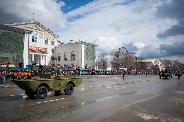 Военный парад, посвященный 73-й годовщине победы в Великой Отечественной войне. Свердловская область, Верхняя Пышма