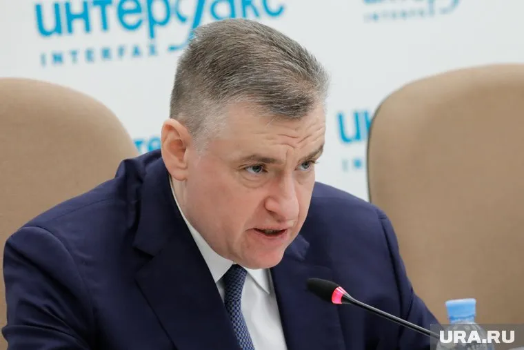 Слуцкий прокомментировал планы Берлина запретить российские флаги