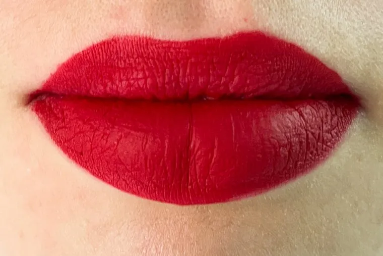 Губы. Челябинск