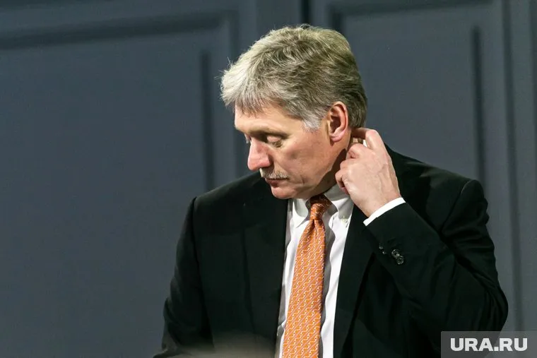 Меры по повышению безопасности Крымского моста вырабатываются, сказал Песков