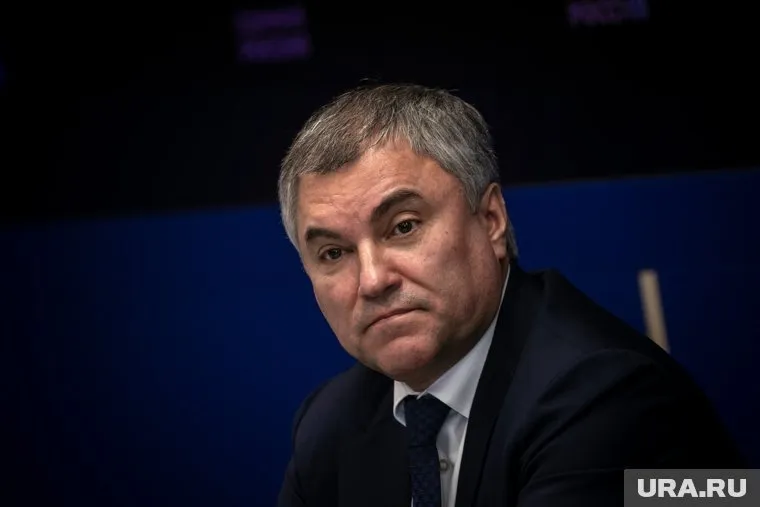 По словам Вячеслава Володина, ситуация с COVID-19 в Госдуме непростая