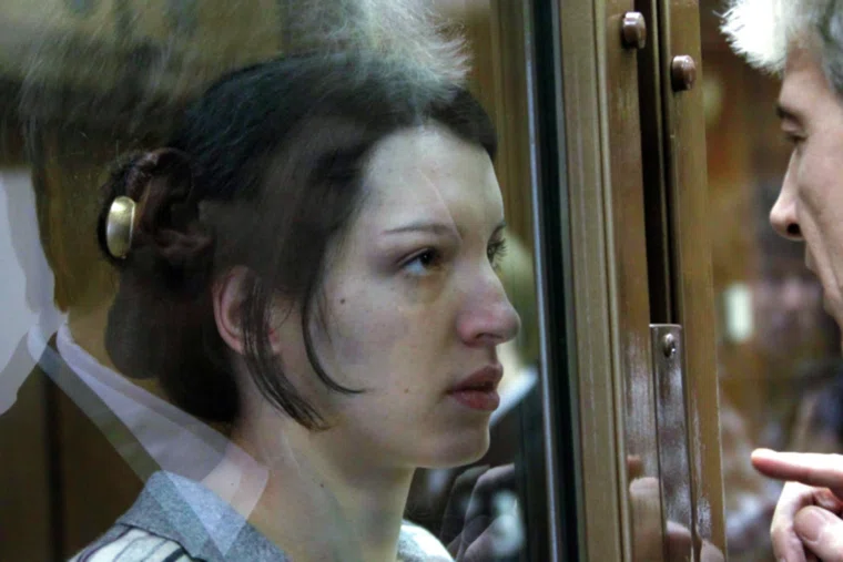 Евгения Хасис покидает колонию